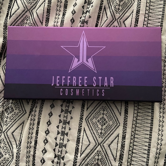 NIB Jeffree Star Queen B*tch Limited Edition Velour Liquid  Jeffree Star limited edition Queen B lipstick